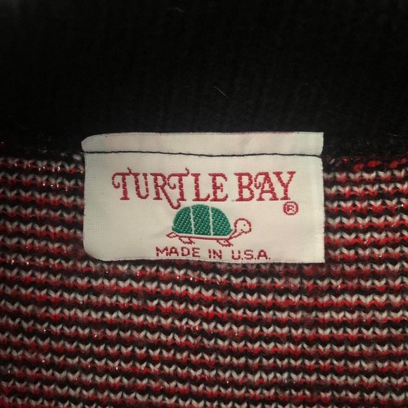 Women’s Vintage Turtle Bay Red and Black Penguin Chunky Knit Novelty Sweater - Picture 5 of 7